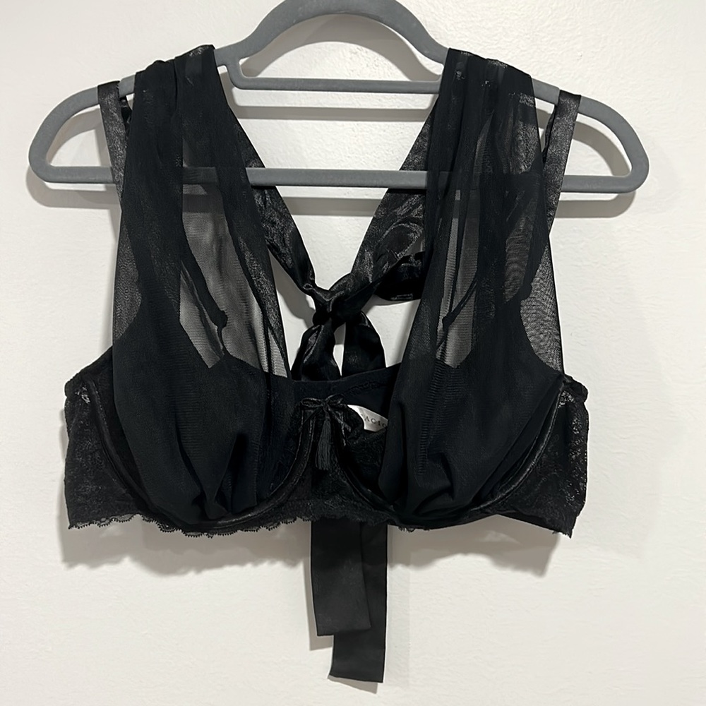 Cacique Sexy Plunge Bra Women Size 40C